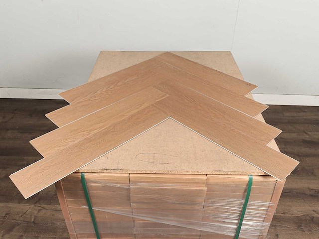 84 m2 pvc spc click visgraat - 750 x 150 x 5 mm - afbeelding 3 van  4