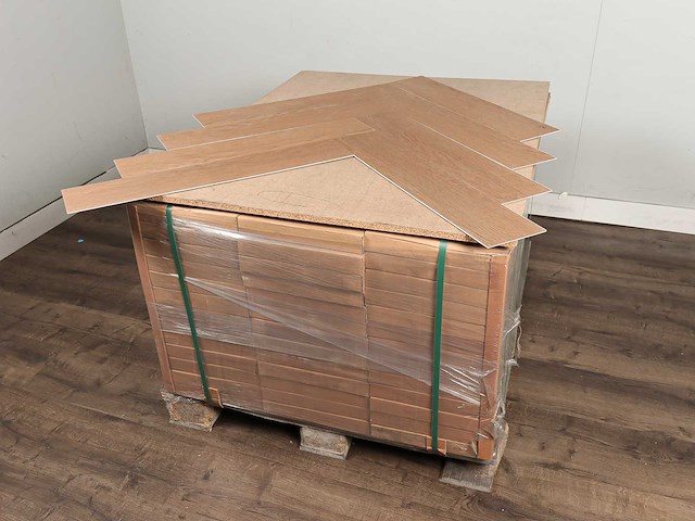 84 m2 pvc spc click visgraat - 750 x 150 x 5 mm - afbeelding 4 van  4