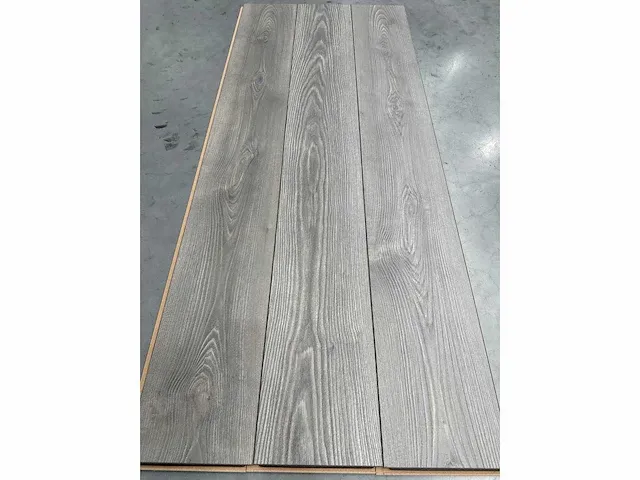 85,32 m² laminaatvloer 12mm - afbeelding 1 van  3