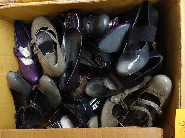85x diverse schoenen - afbeelding 1 van  8