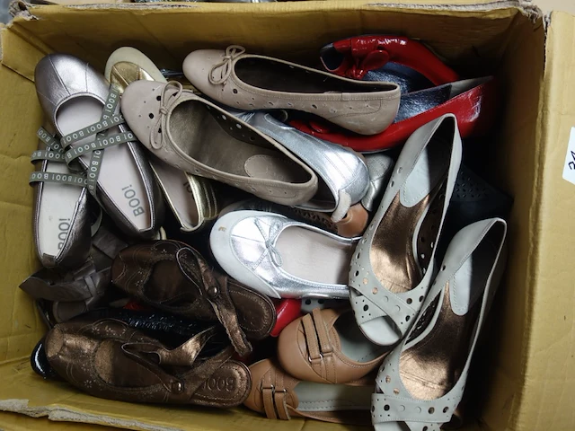 85x diverse schoenen - afbeelding 2 van  8