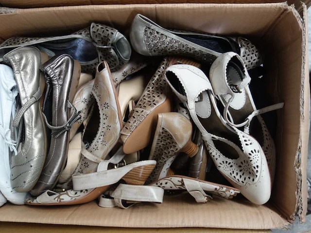 85x diverse schoenen - afbeelding 4 van  8
