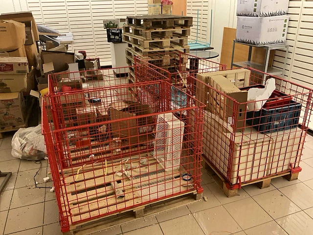 85x europallet + 4x palletkooi - afbeelding 1 van  8