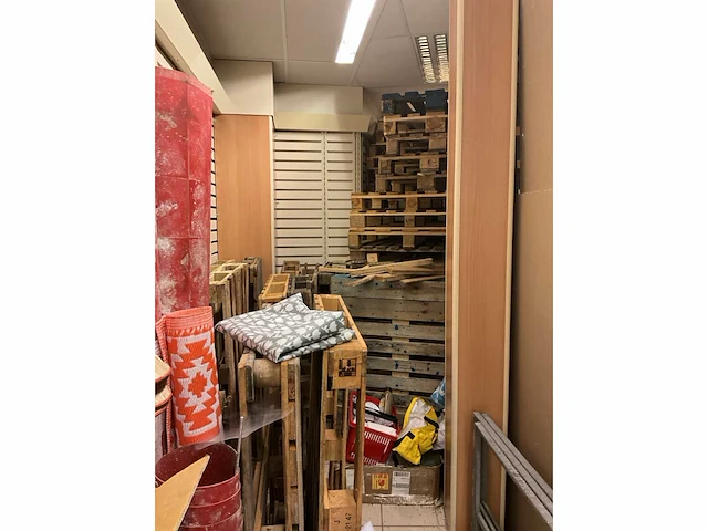 85x europallet + 4x palletkooi - afbeelding 7 van  8