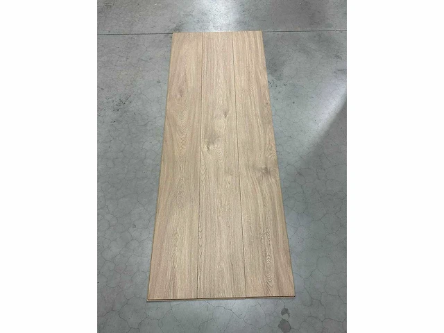 87 m² laminaatvloer 12 mm krono - afbeelding 1 van  3