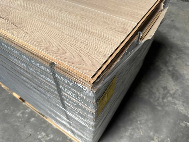 87,12 m2 laminaat plank xl 2000 x 242 x 10 mm - afbeelding 2 van  3