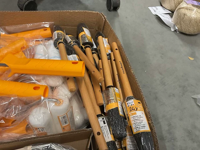 88 x schildersgereedschap - afbeelding 4 van  8