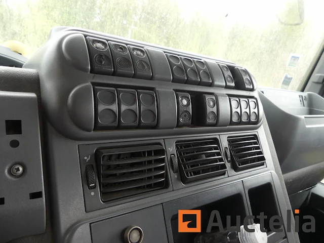 [8904-00098] iveco 260e/h/8 vrachtwagen - afbeelding 28 van  34