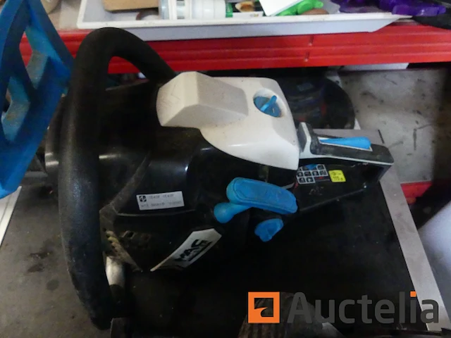 [8904-029] 2 kettingzagen en veiligheidsuitrusting - afbeelding 5 van  16