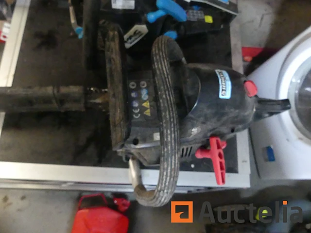 [8904-029] 2 kettingzagen en veiligheidsuitrusting - afbeelding 15 van  16
