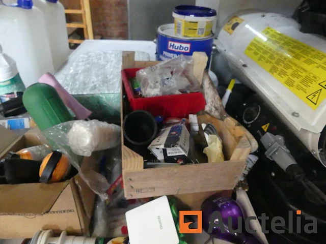 [8904-031] plank met zijn inhoud - afbeelding 12 van  14