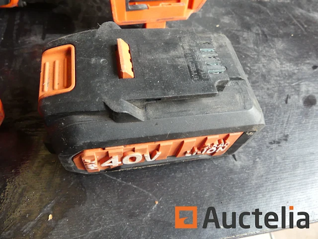 [8904-059]20v schroevendraaiers, 40v bolter, lijmpistool en 20v schuurmachine - afbeelding 12 van  12