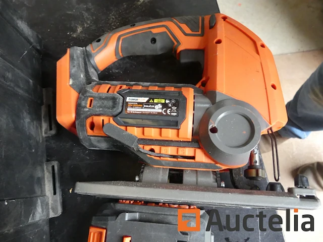 [8904-060]20v decoupeerzaag, 40v cirkelzaag en 40v power plus slijpmachine - afbeelding 8 van  13