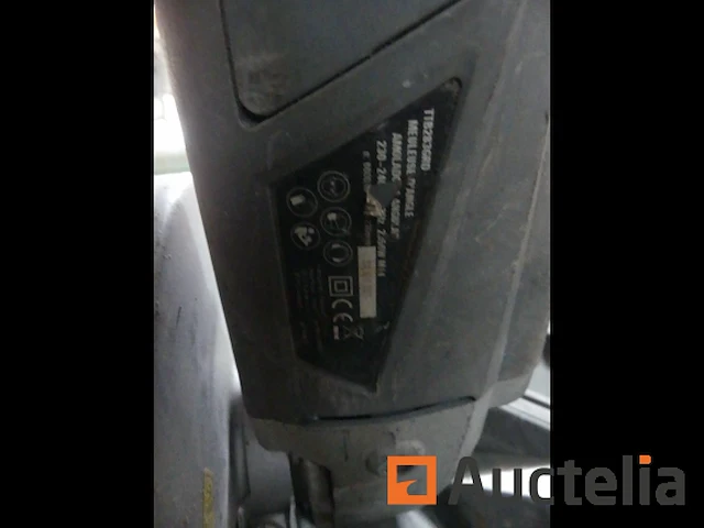 [8904-067] 2 slijpmachines (bosch, titan) - afbeelding 9 van  11