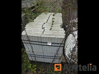 [8904-118] 120 vloertegels met reliëf 30cm x 30cm x 6cm - afbeelding 1 van  3