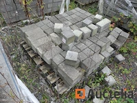 [8904-121]verkoop van diverse cement- en natuurklinkers, 15 pallets - afbeelding 4 van  17