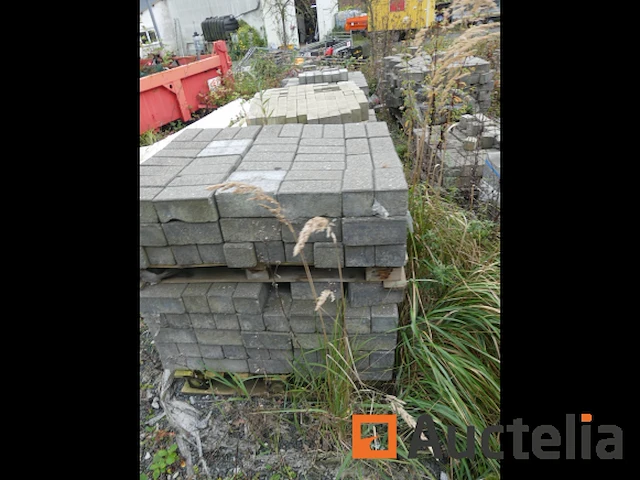 [8904-121]verkoop van diverse cement- en natuurklinkers, 15 pallets - afbeelding 16 van  17