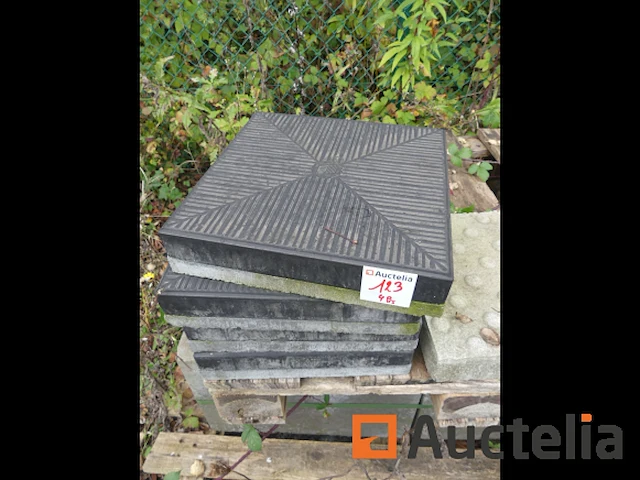 [8904-123] 4 rubberen tegels 30cm x 30cm x 6cm - afbeelding 1 van  4