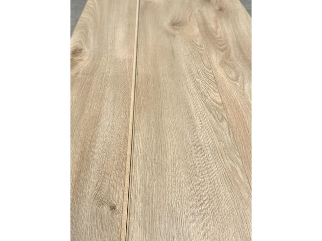 89,34 m² laminaatvloer 8mm - afbeelding 3 van  3