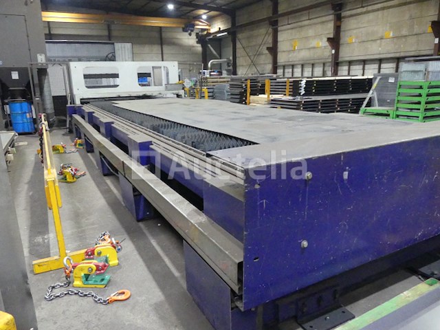 8m co² lasersnijmachine met koeler en dampzuiging bystronic bylaser 6000 - afbeelding 8 van  31