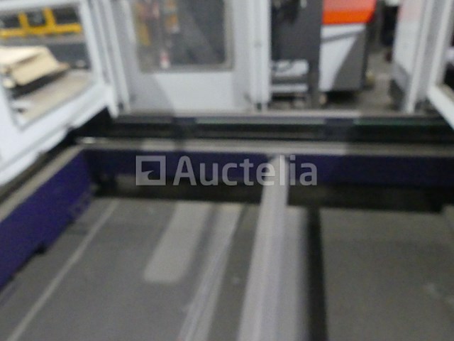 8m co² lasersnijmachine met koeler en dampzuiging bystronic bylaser 6000 - afbeelding 1 van  31
