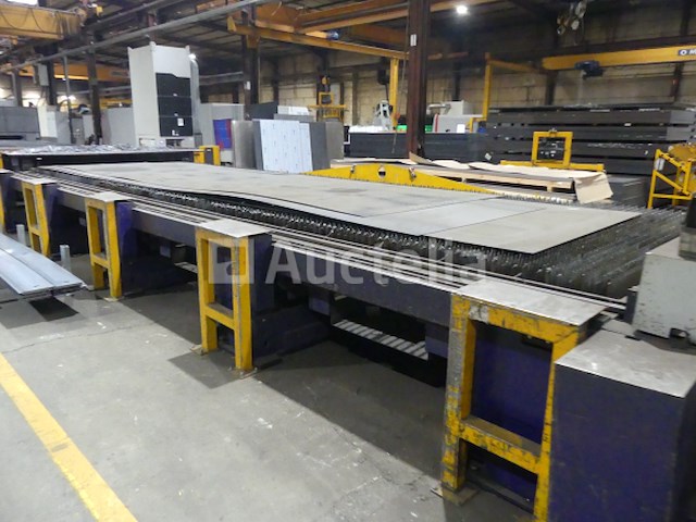 8m co² lasersnijmachine met koeler en dampzuiging bystronic bylaser 6000 - afbeelding 13 van  31