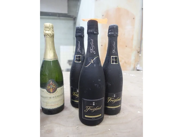 8x diverse alcoholische dranken - afbeelding 2 van  5