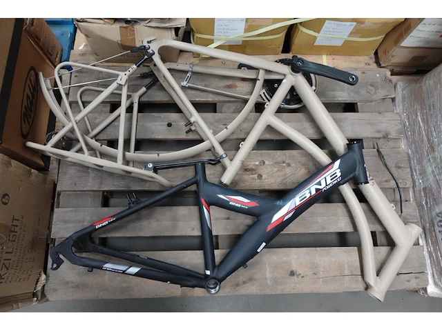 8x diverse fietskaders - afbeelding 2 van  11