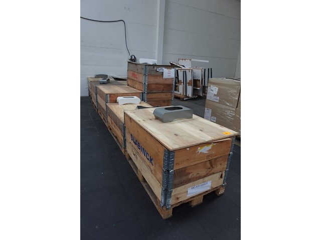 8x pallet metalen onderdelen laadpaalproductie - afbeelding 1 van  4