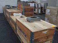 8x pallet metalen onderdelen laadpaalproductie - afbeelding 1 van  4