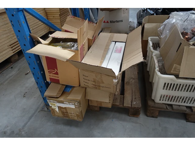 8x pallet sanitair toebehoren - afbeelding 19 van  24