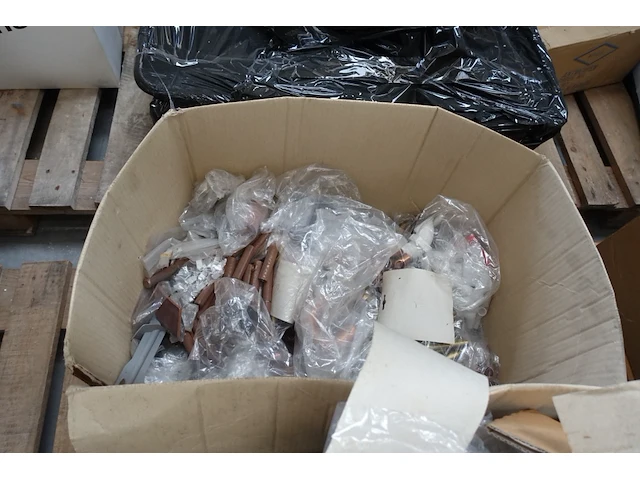8x pallet sanitair toebehoren - afbeelding 21 van  24