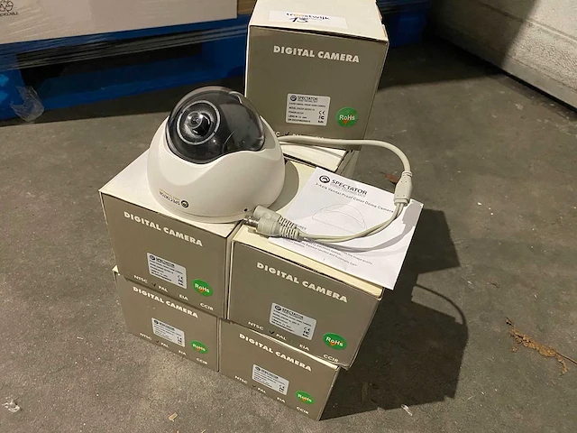 8x spectator 3 axis vandal proof dome camera, model d3odf-3d/52v-12 - afbeelding 1 van  3