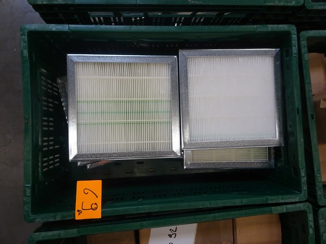 8x stapelbare kunststof bak + inhoud - afbeelding 10 van  12