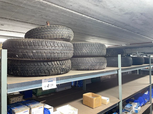 9 banden, verlichting aanhangwagen - afbeelding 1 van  10