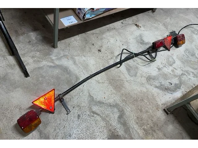 9 banden, verlichting aanhangwagen - afbeelding 10 van  10