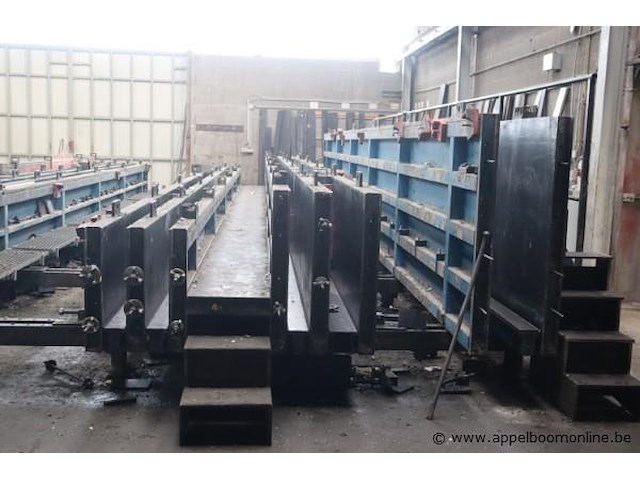 9 beton lijnen/mallen in verstelbare hoogte vv balken en toebehoren - afbeelding 1 van  7