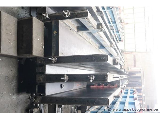 9 beton lijnen/mallen in verstelbare hoogte vv balken en toebehoren - afbeelding 3 van  7