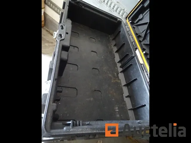 9 dewalt stapelbare gereedschapskisten (clip-on tussen hen) - afbeelding 2 van  5
