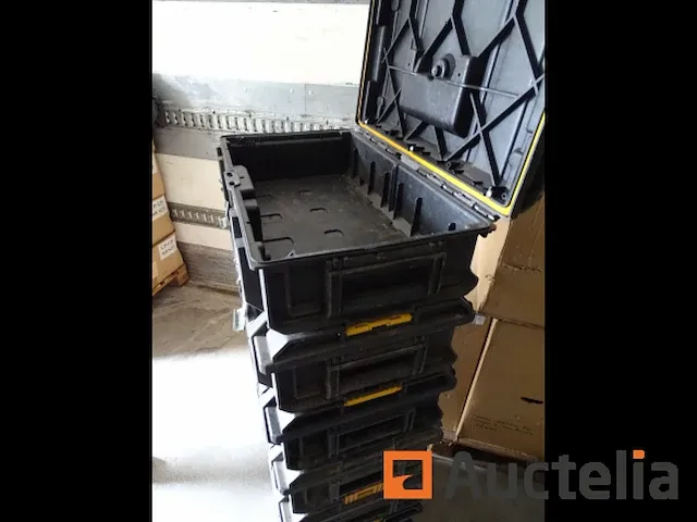 9 dewalt stapelbare gereedschapskisten (clip-on tussen hen) - afbeelding 3 van  5