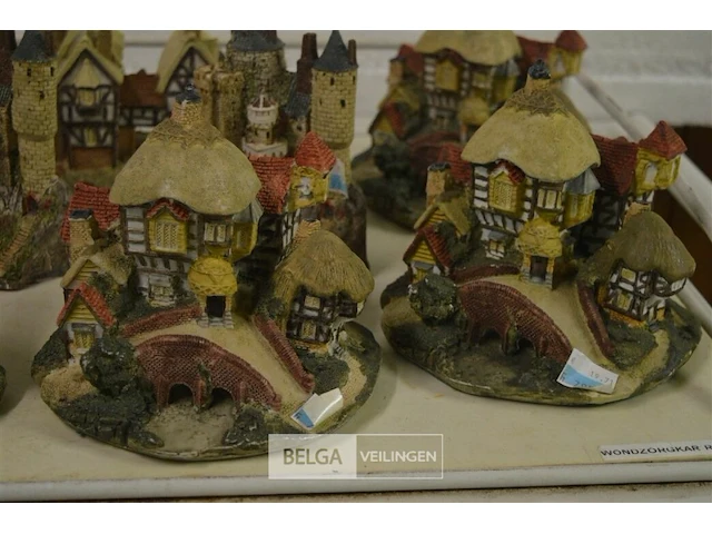 ±9 div deco huisjes - afbeelding 5 van  5