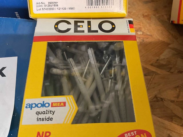 9 dozen blitsnagels; nagelpluggen - afbeelding 9 van  10