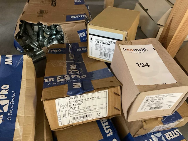 9 dozen bouten - afbeelding 3 van  7