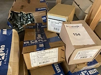 9 dozen bouten - afbeelding 3 van  7