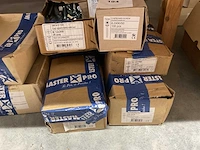 9 dozen bouten - afbeelding 4 van  7