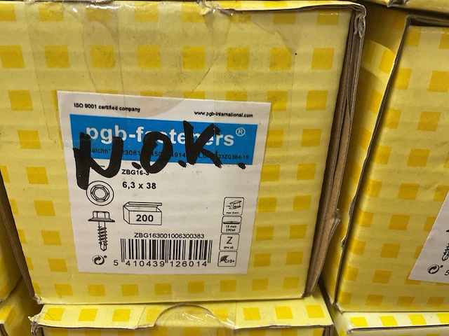9 dozen dakschroeven - afbeelding 4 van  4