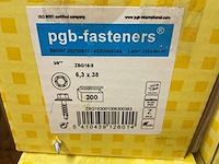 9 dozen dakschroeven - afbeelding 4 van  4