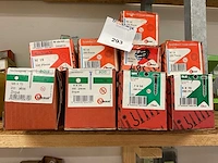 9 dozen houtbouten en ringen - afbeelding 1 van  6