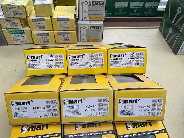 9 dozen universele pluggen ; pluggen met schroeven - afbeelding 3 van  6