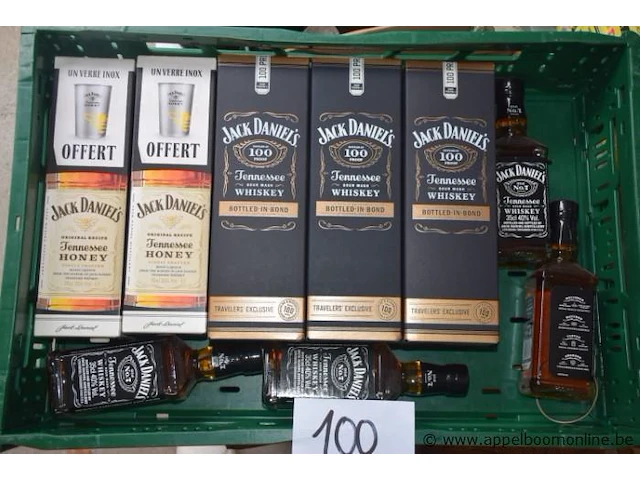 9 flessen diverse whisky jack daniels 40% - afbeelding 1 van  4